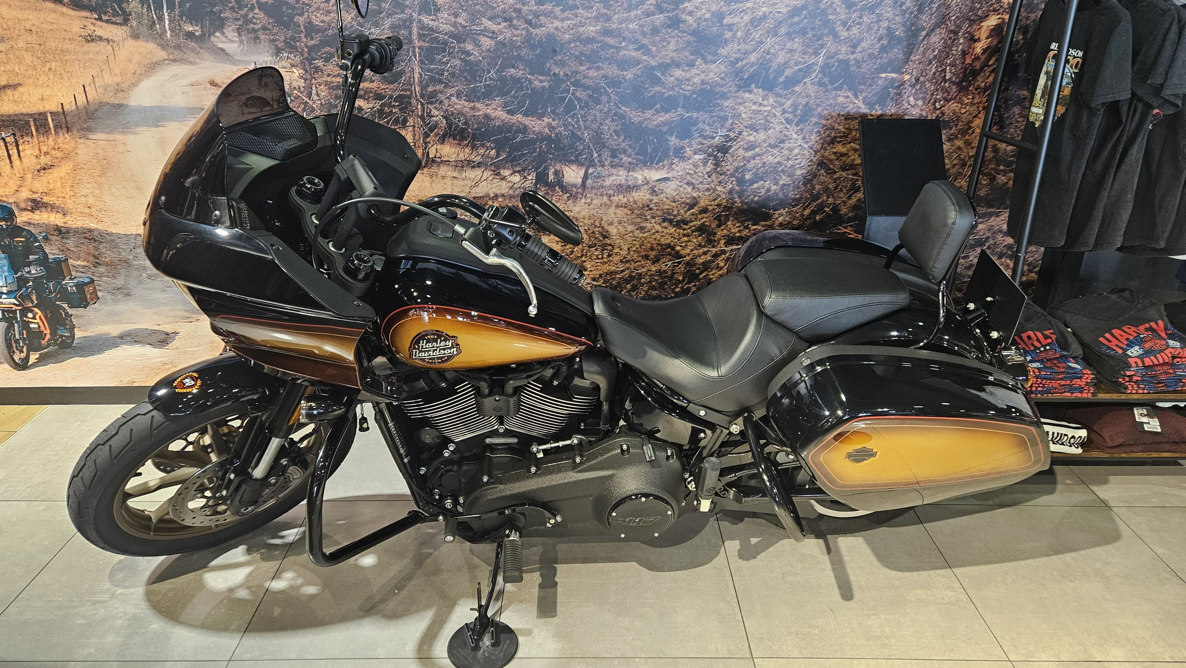 Low Rider ST | Ano: 2024 | kms: 1915 | Preço: 33.000€